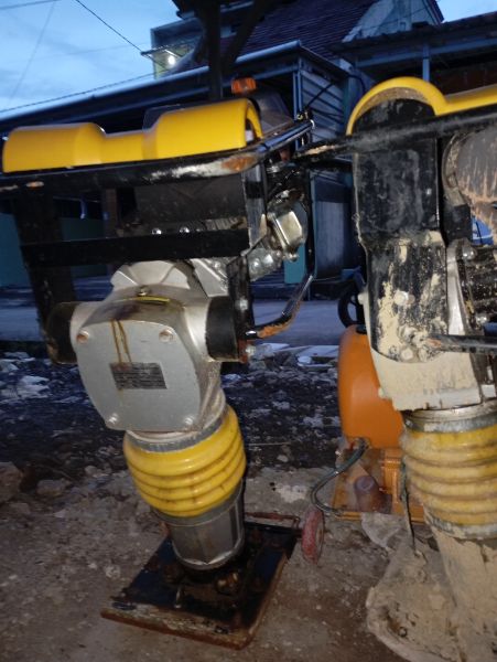 Detail Sewa mesin stamper tanah